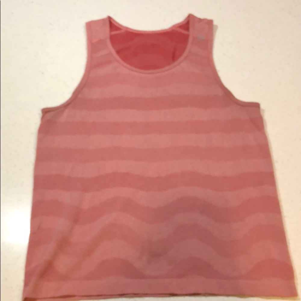 Men’s lululemon Metal Vent Tech Tank-size small